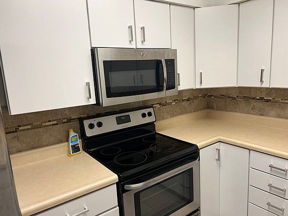 Kitchen stove & microwave