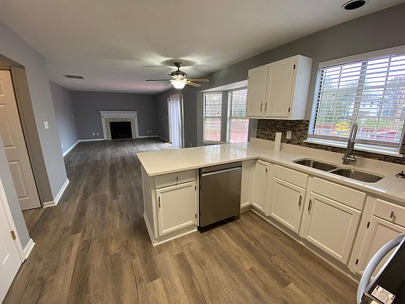 3rd image of 1124 Keeneland Ct
