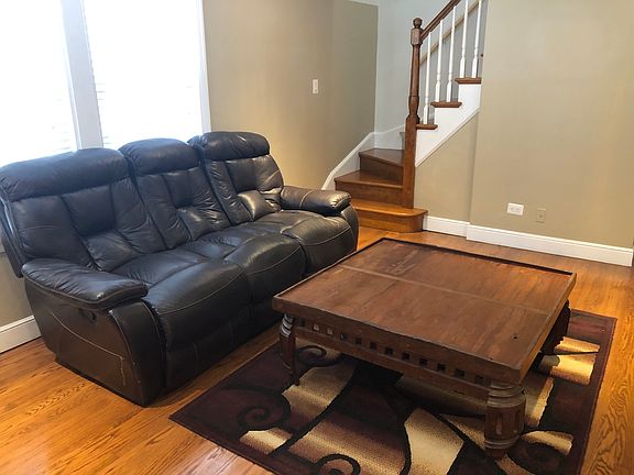 4th image of 10936 S Avenue G