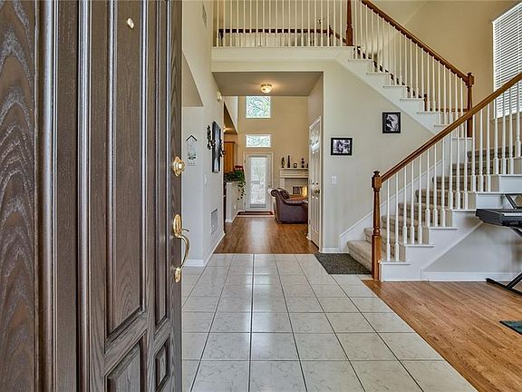 2nd image of 441 Vista Noche Dr