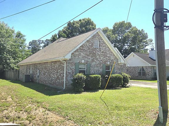 4th image of 9822 Ana Hulu St