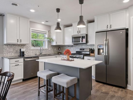 5648 Cattail Ct NE, Prior Lake, MN 55372