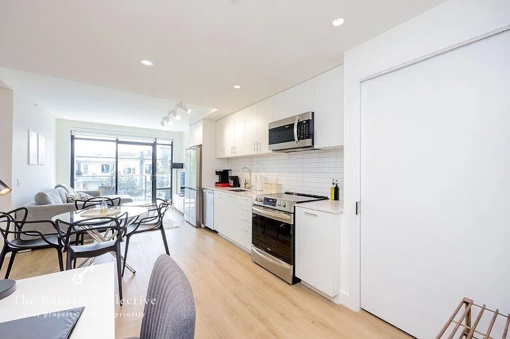 1 bed, 640 sqft, $2,880 — Photo 3
