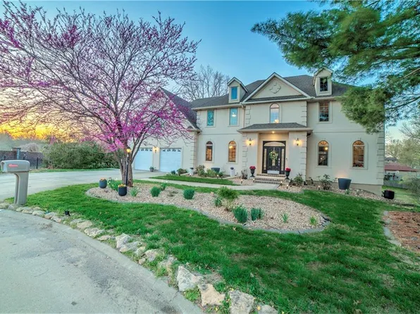 7 Eastwood Ct, Saint Joseph, MO 64506