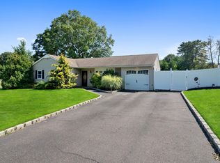 2 Brendan Gate, Middle Island, NY 11953