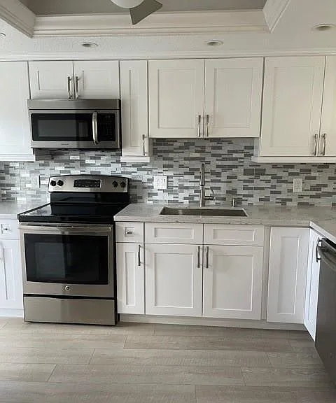 2731 NE 14th Street Cswy #103 — Photo 4