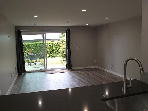 2nd image of 6627 Lakeview Dr APT A101