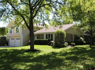 22W031 Taylor Rd, Glen Ellyn, IL 60137