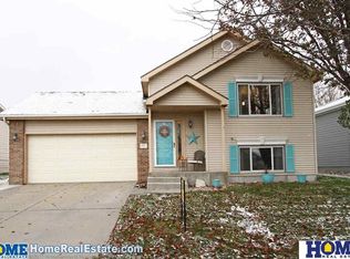 5401 NW Tudor Ln, Lincoln, NE 68521