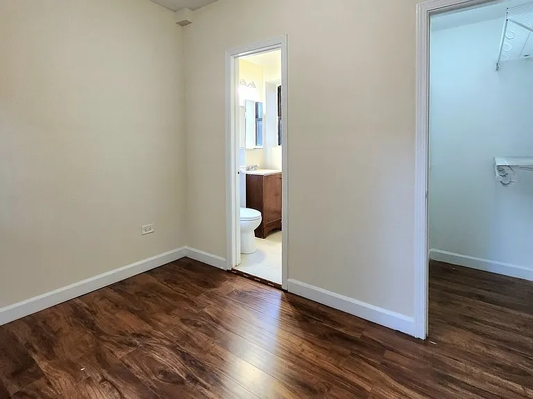 1430 N Dearborn Pkwy — Photo 93
