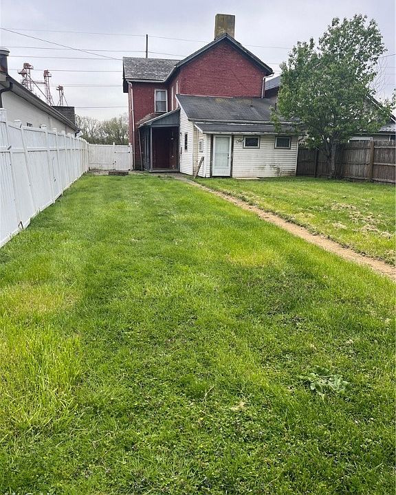 2nd image of 713 Lee St