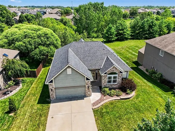 9223 N Jarboe St, Kansas City, MO 64155