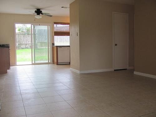 4th image of 7324 Arutas Dr