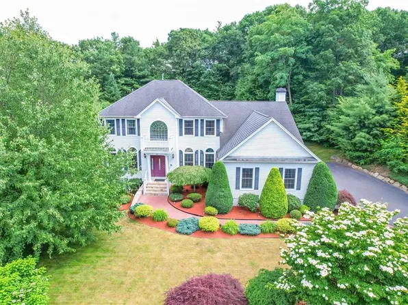 15 Sophia Ln, Smithfield, RI 02828