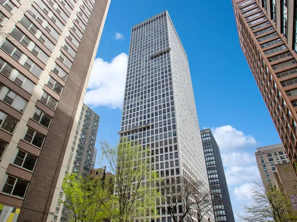 260 E Chestnut St APT 1703, Chicago, IL 60611