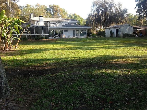 Big yard to play and relax in ...