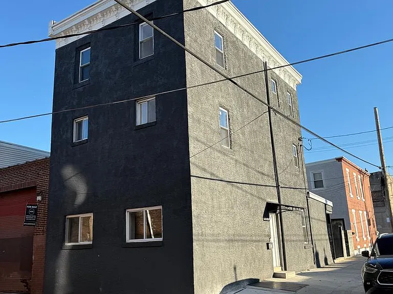 2537 E Auburn St #3 — Photo 1