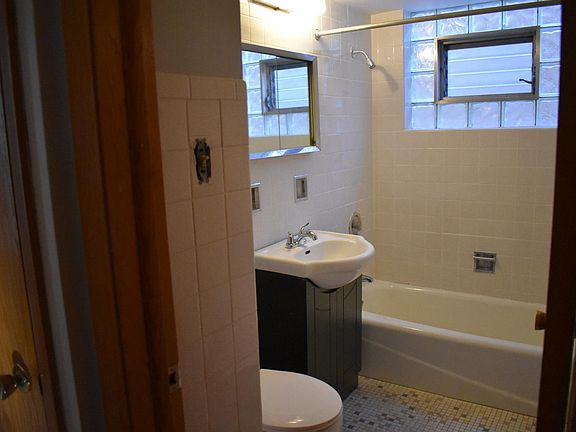 3rd image of 3207 W 66th Pl #1N-1S