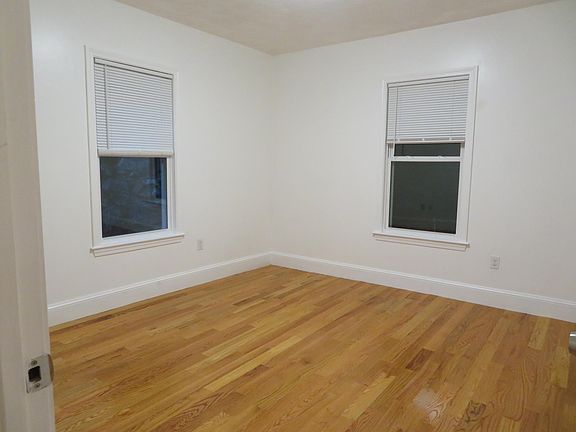 4th image of 510 Essex St #1