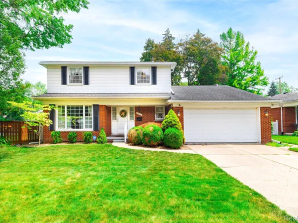 2305 21st St, Wyandotte, MI 48192