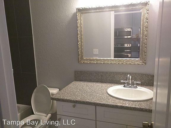 4th image of 2908 N Jefferson St APT B