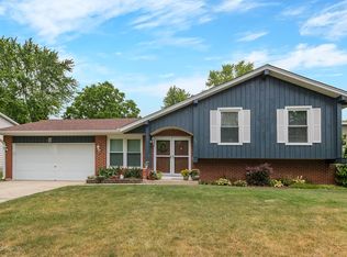 343 S Gale St, Elgin, IL 60123