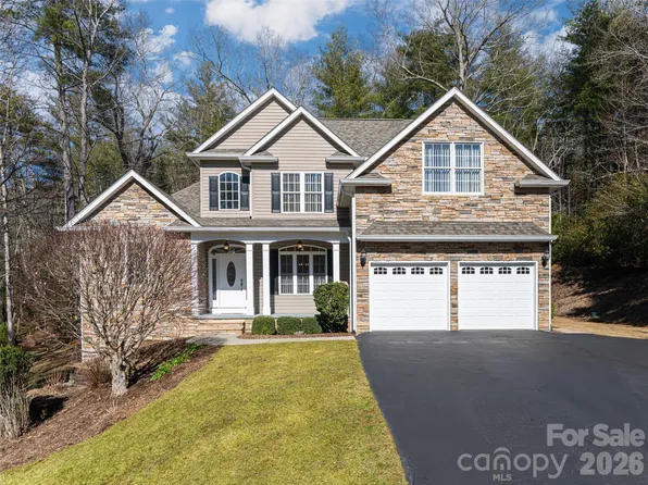 180 Kanuga Forest Dr, Hendersonville, NC 28739