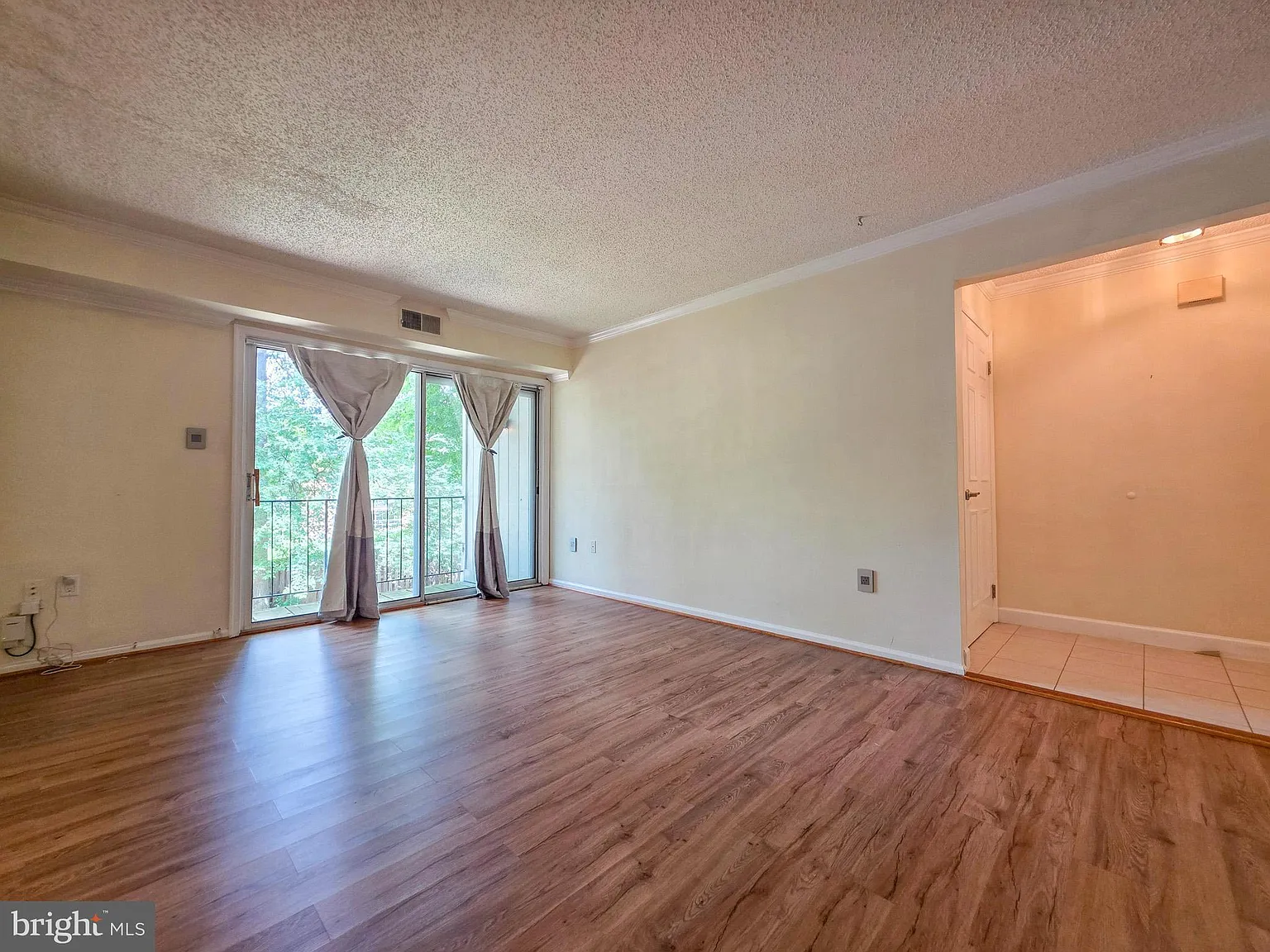 2 bed, 2.0 bath, 940 sqft, $2,550 — Photo 3