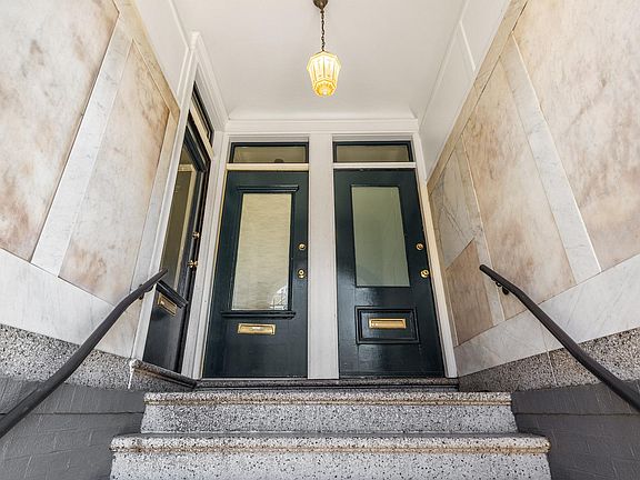 4th image of 334 Pierce St #A