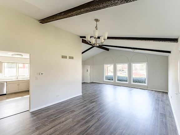3rd image of 161 Knollwood Ct