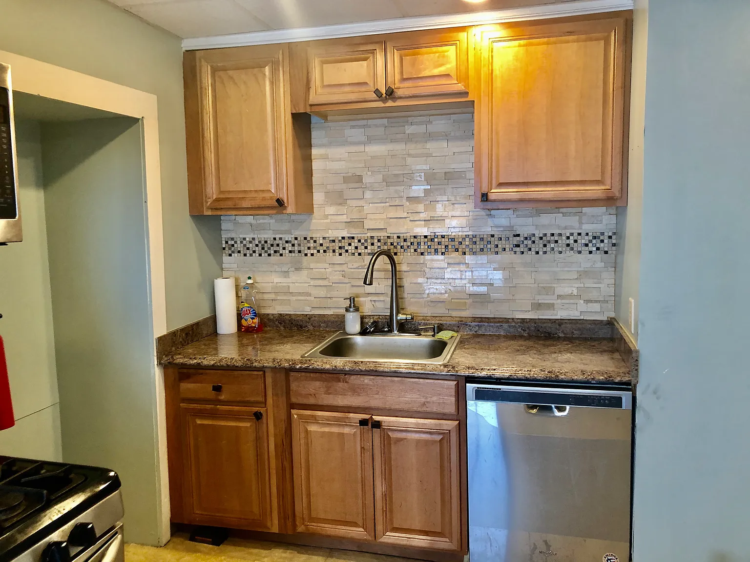 4 bed, 2100 sqft, $2,750 — Photo 2