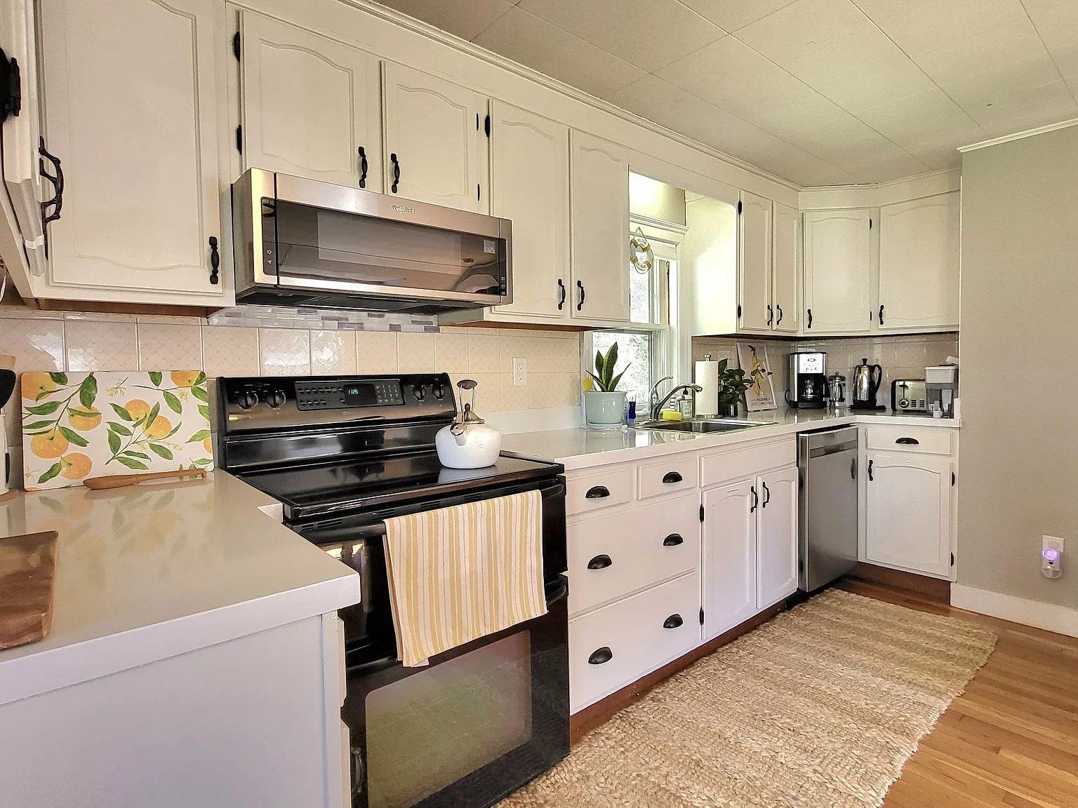 2 bed, 960 sqft, $2,300 — Photo 2