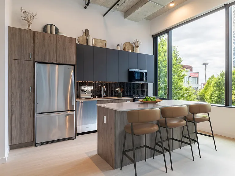 1075 Lenora — Photo 30