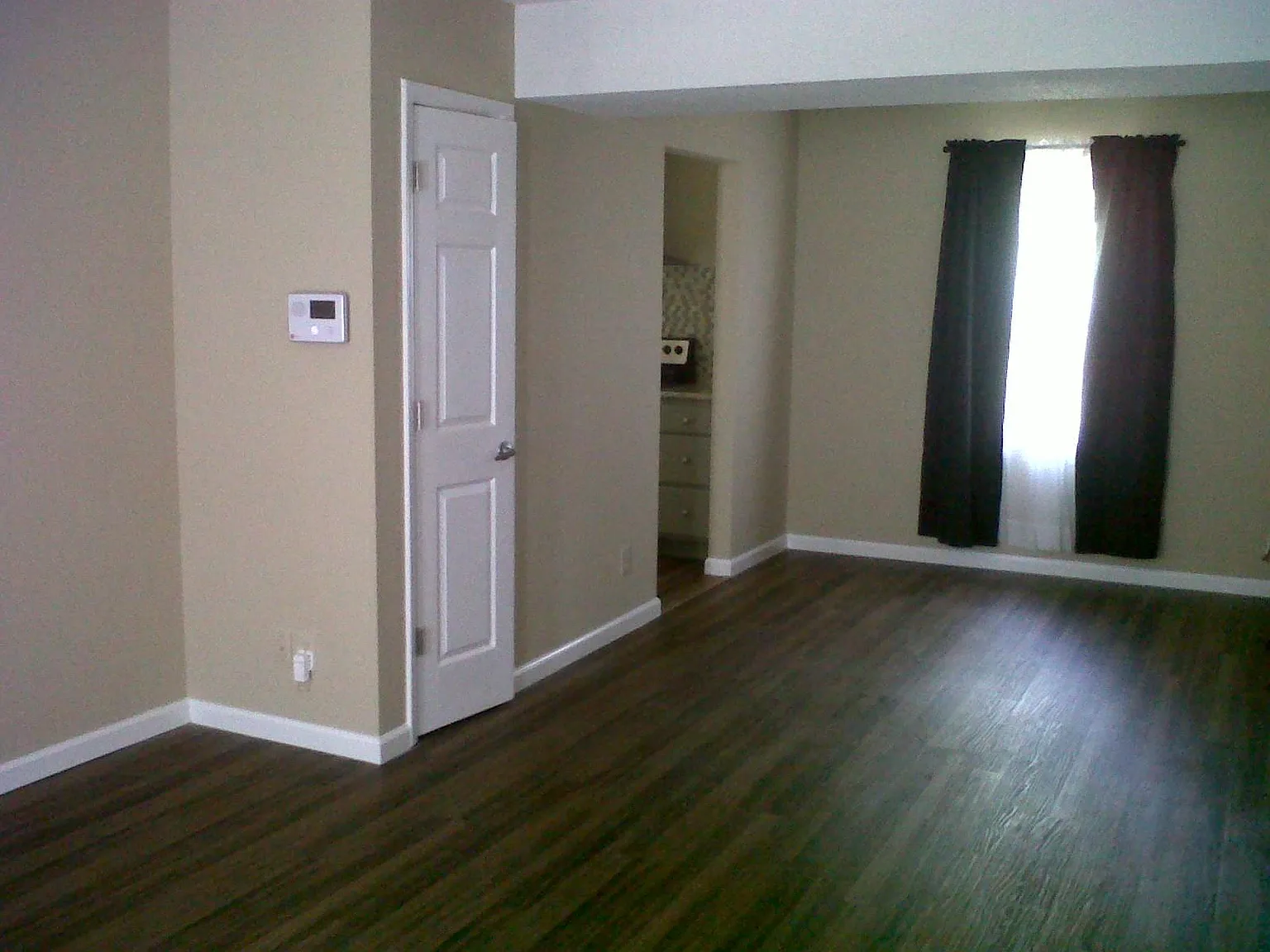 3 bed, 1.5 bath, 1560 sqft, $2,200 — Photo 4