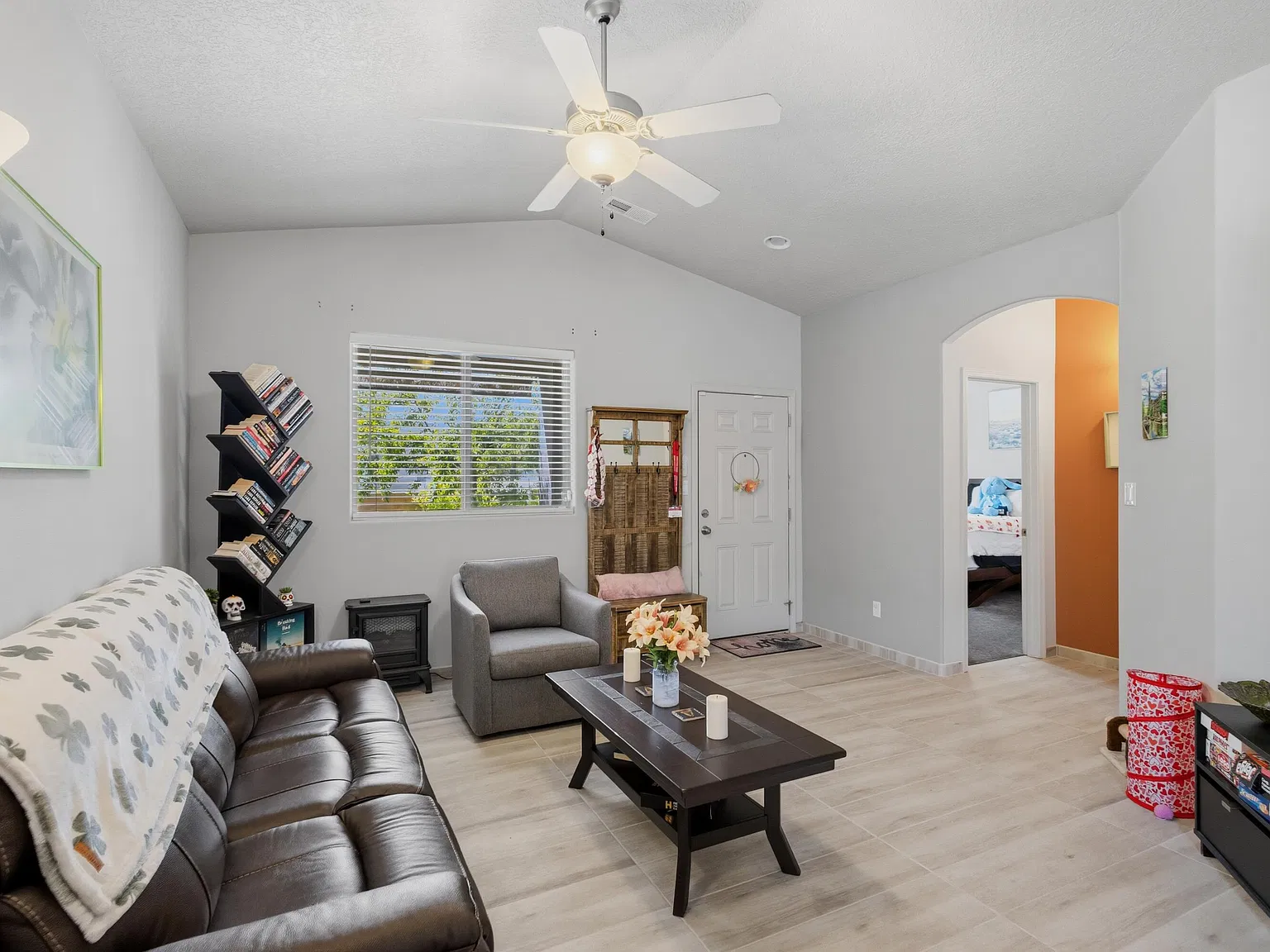 3 bed, 2.0 bath, 1312 sqft, $2,800 — Photo 3