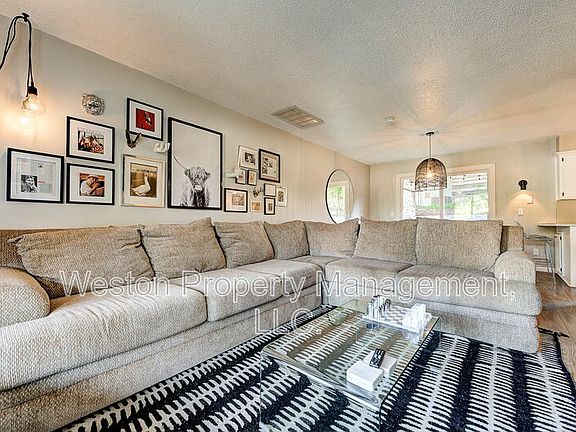2nd image of 4104 Mason Dr