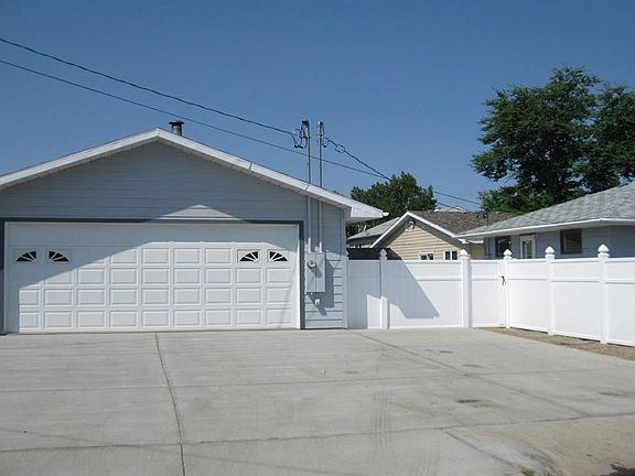 2nd image of 531 9th St N