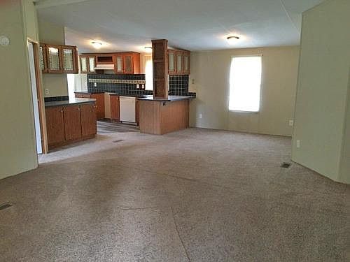 3rd image of 85 Wood Ave