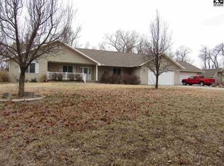 10419 N Medora Rd, Hutchinson, KS 67502