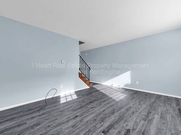 4th image of 880 N Meadows Ct APT J