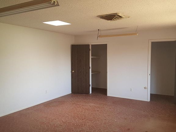 2nd image of 5024 Avenida Del Sol