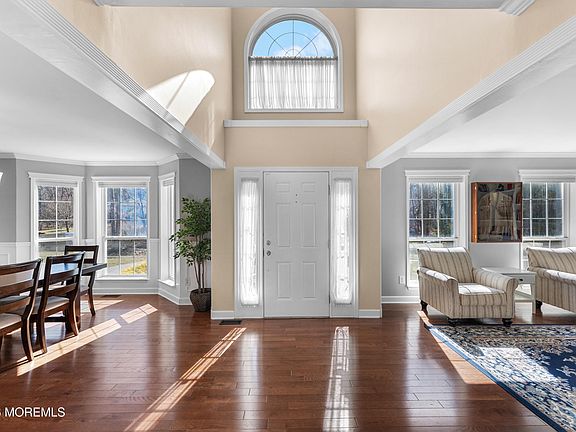 3rd image of 31 Cottonwood Drive