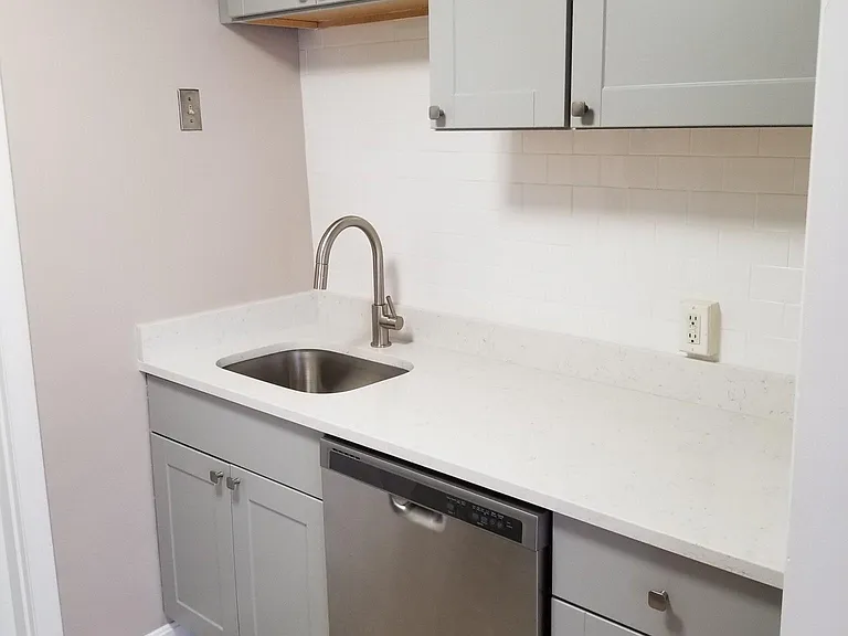 26 Marlborough St #4 — Photo 5