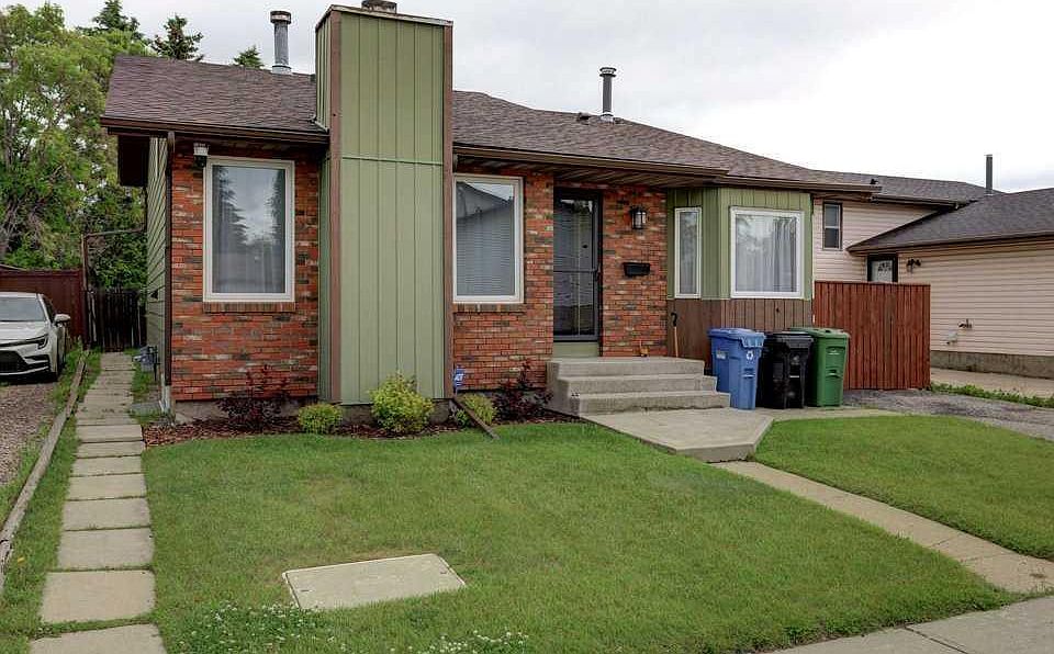 1st image of 376 Whitlock Way NE