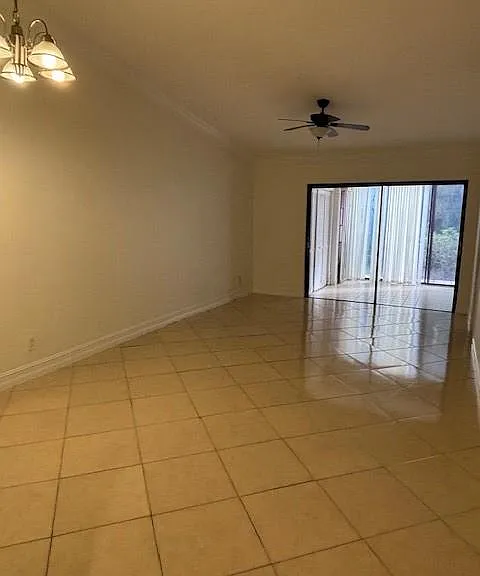 2093 Pine Isle Ln #2093 — Photo 9