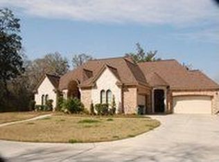 2010 Oakwood Dr #682B, Lake Jackson, TX 77566