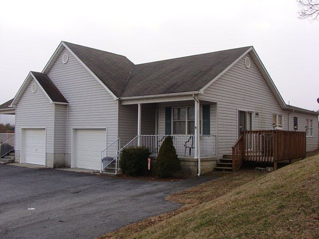 2nd image of 1295 N 1st St