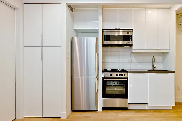 Rented by Veracity NYC LLC | media 18