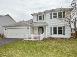 1525 Candlewood Dr, Crystal Lake, IL 60014