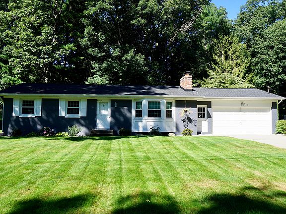 2nd image of 719 E Wedgewood Dr
